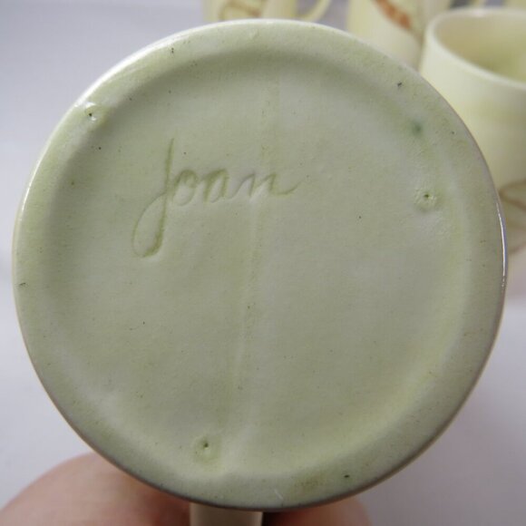 Sea Shell (6) Mugs NO DUPLICATES front or back Vintage, Signed, has chips - Picture 10 of 10